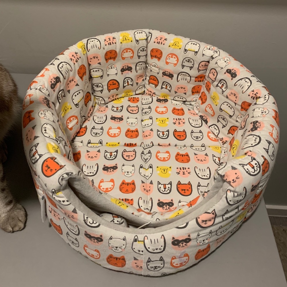 Cat bed - Picture 2 of 3